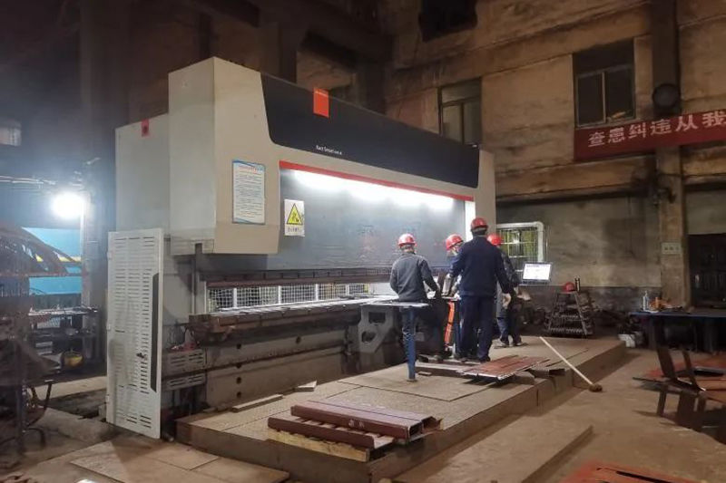 數(shù)控折彎機